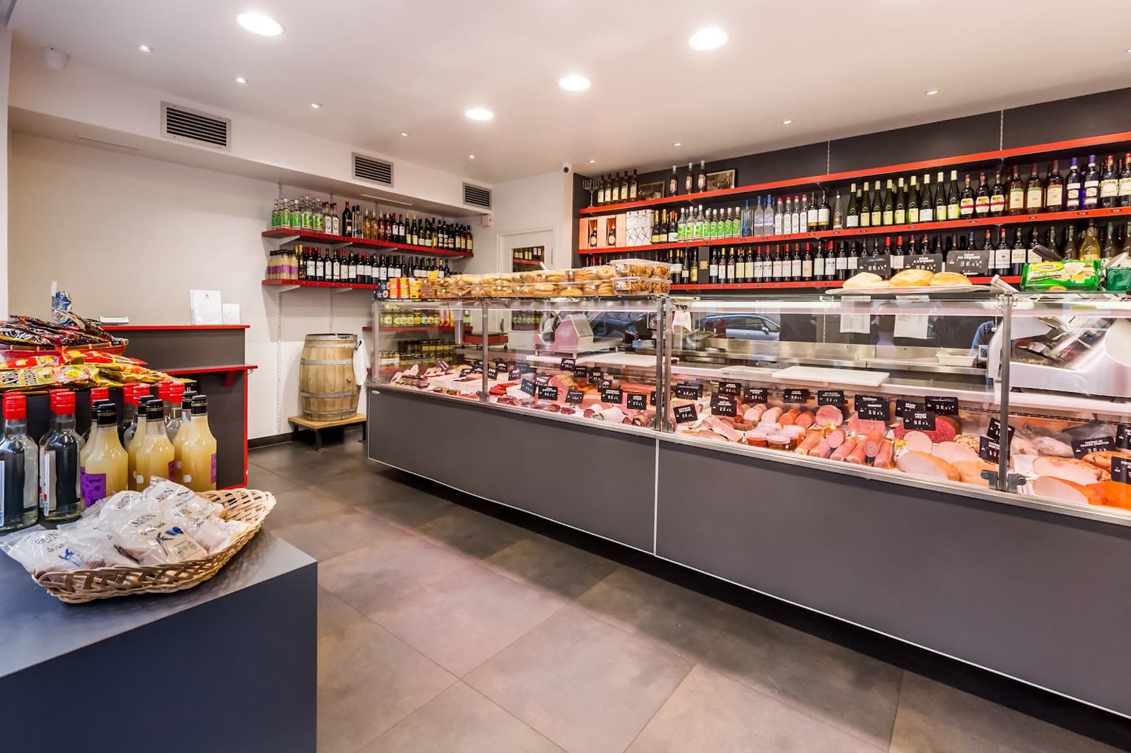 Interior of the Panzer kosher delicatessen, avenue Paul Doumer in Paris